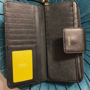 Fossil wallet